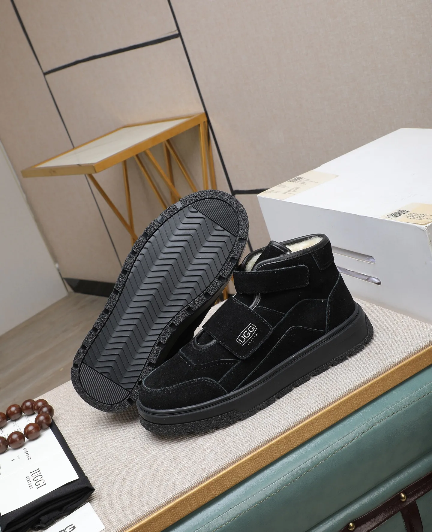 Men's shoes 💰600 IUGGI new retro presbyopia men's shoes, casual and versatile, full of high-end sense, fashionable, luxury and personalized style, joint style, retro presbyopia factor, full of handsome style, first layer suede cowhide, wool lining, rubber outsole, light and non-slip size: 39-44